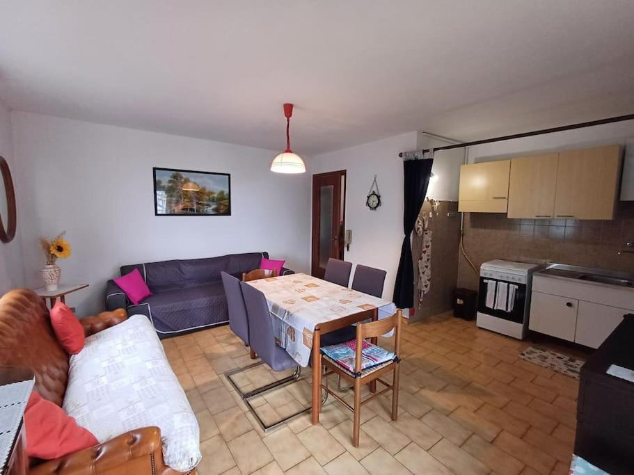 Casa Vacanza Leonardo Lägenhet Chambave Exteriör bild